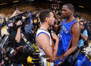 杜兰特险胜库里，国王关键表现点燃全场！